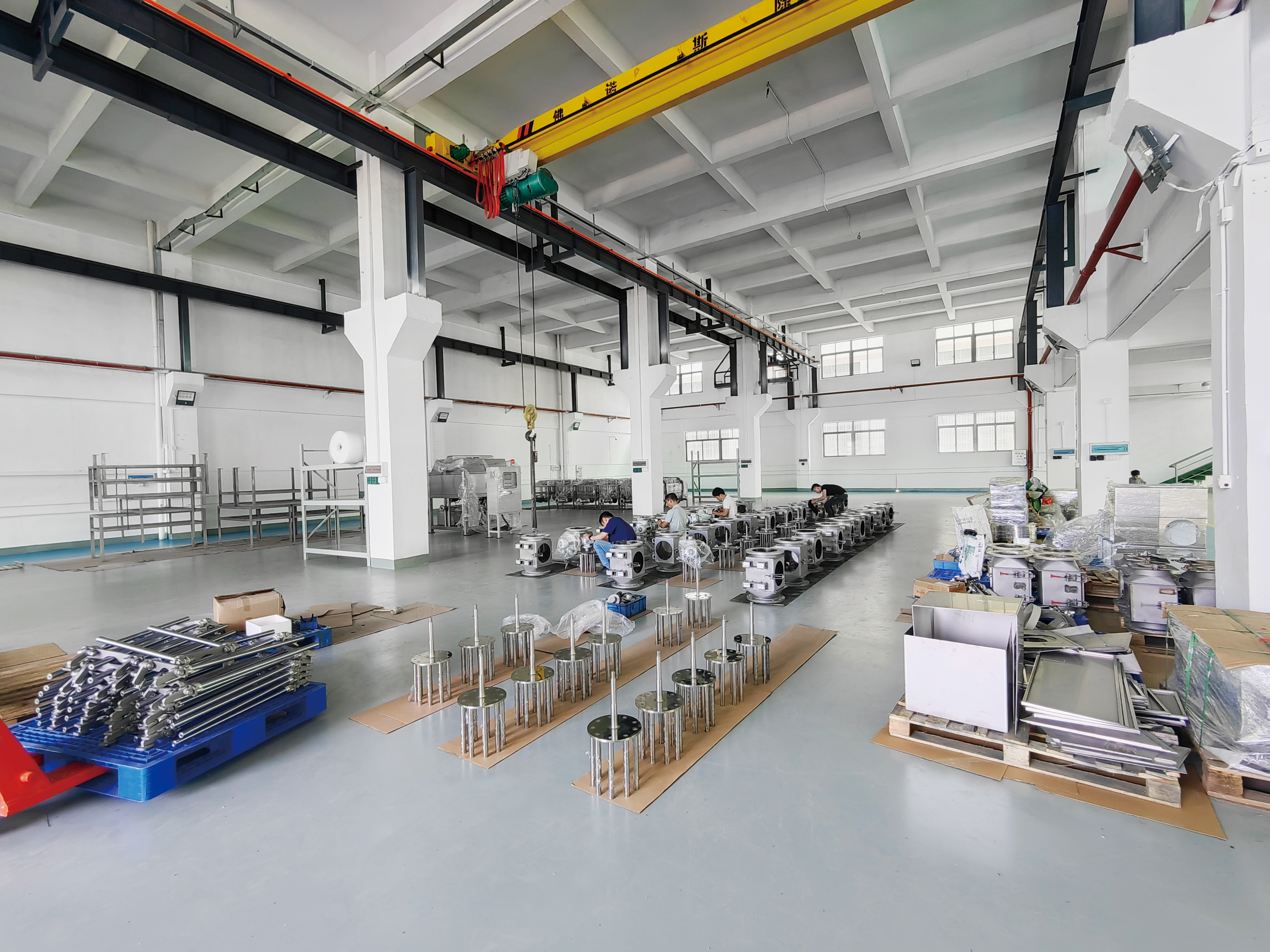 Thiết bị loại bỏ sắt trong gốm sứ